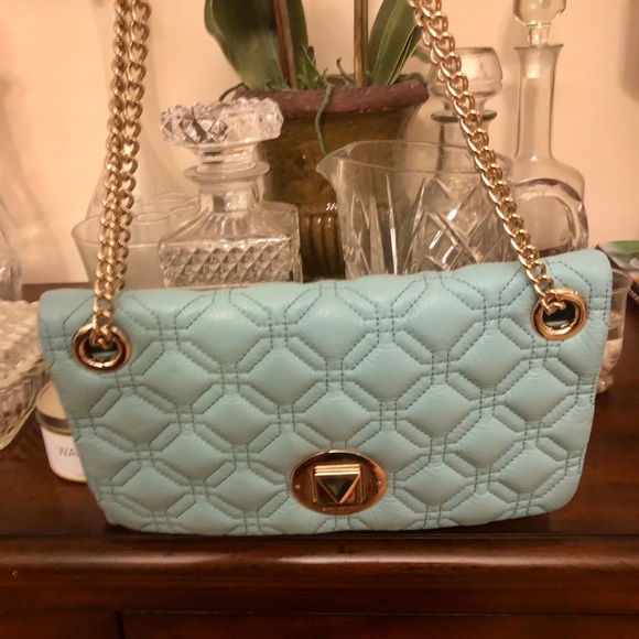 Kate Spade Shoulder Bag Quilted with Chain Shoulder Strap & Envelope Style. - Picture 3 of 13